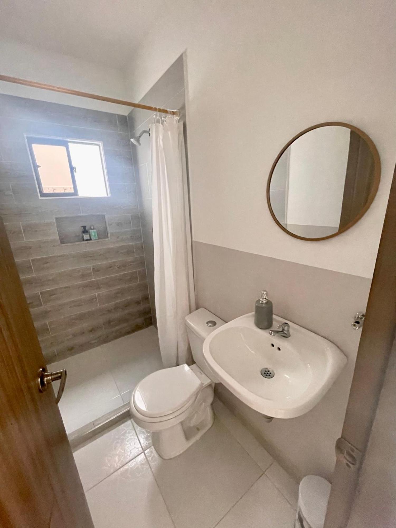 Apartment 202 Entero *