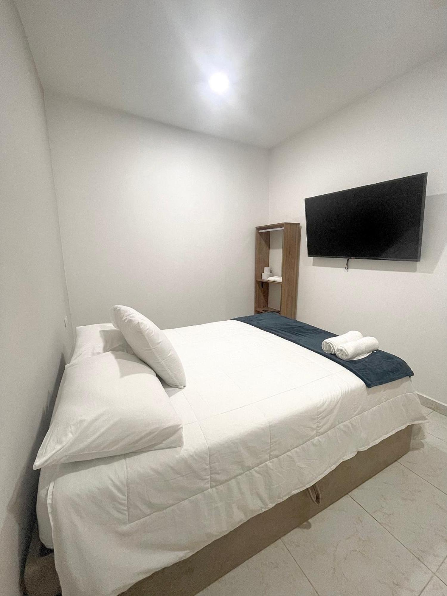 202 Entero Apartment *